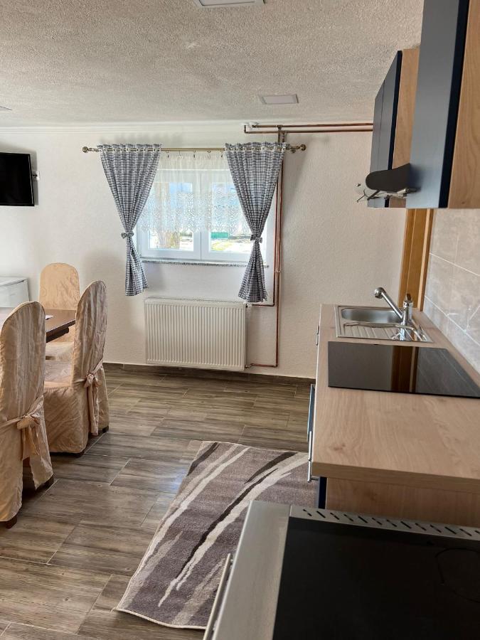 Apartmani Albatros Perusic المظهر الخارجي الصورة