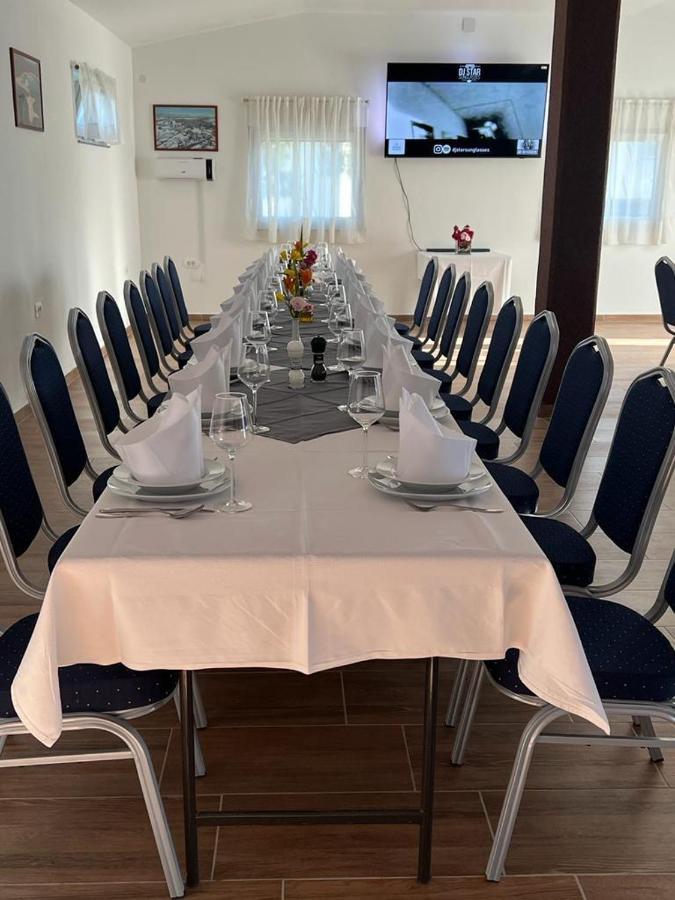 Apartmani Albatros Perusic المظهر الخارجي الصورة
